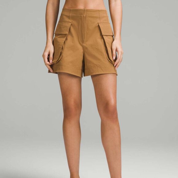lululemon Relaxed-Fit Super-High-Rise Cargo Short Bold Beige Size 12 - Picture 4 of 5